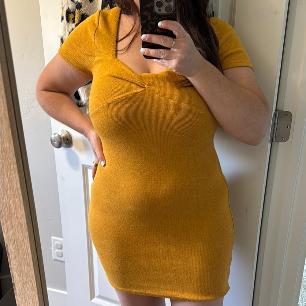 MINKPINK Gold Fitted Ruched Tie Front Tee